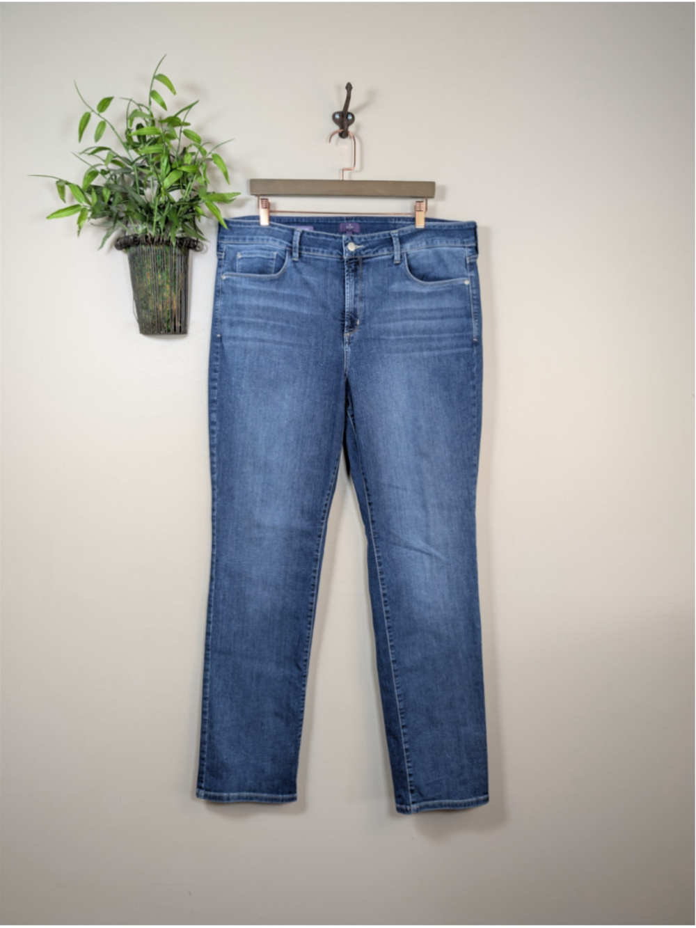 NYDJ Marilyn Straight Leg Jeans Lift Tuck Mid Rise Medium Blue Wash Size 18W